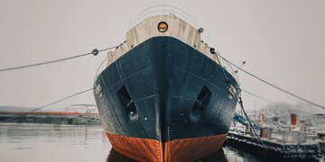 Sanctioned Russian Tanker Grounds in Suez Canal