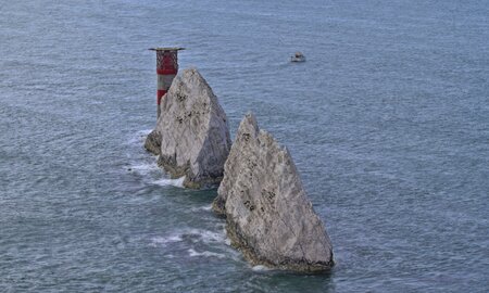 First Hydrofoiling Electric High-Speed Ferry to Launch in UK
