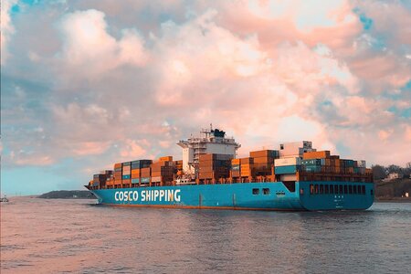 Global Trade Surpassed Record-Breaking $35 Trillion in 2025