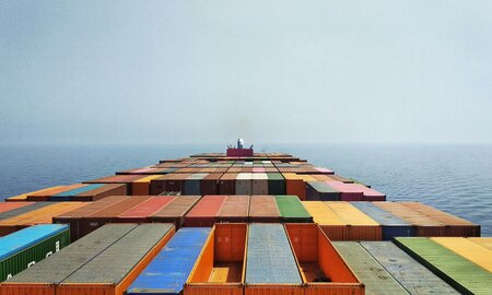 World’s First Ammonia-Powered Boxship to Be Built by CMB.TECH and Yara