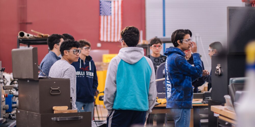 Students Set New Electric Boat Speed Record